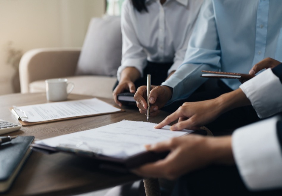 young-couple-consultations-with-a-insurance-agent-2022-09-19-21-35-15-utc-1-1 young-couple-consultations-with-a-insurance-agent-2022-09-19-21-35-15-utc-1-1